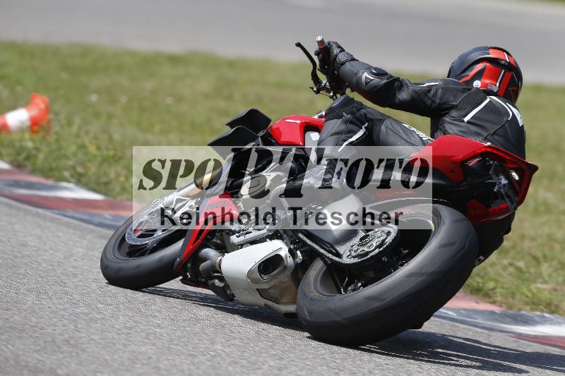 /27 12.06.2025 Ducati Schweiz Trackday Warmup  ADR/gelb-jeaune/32